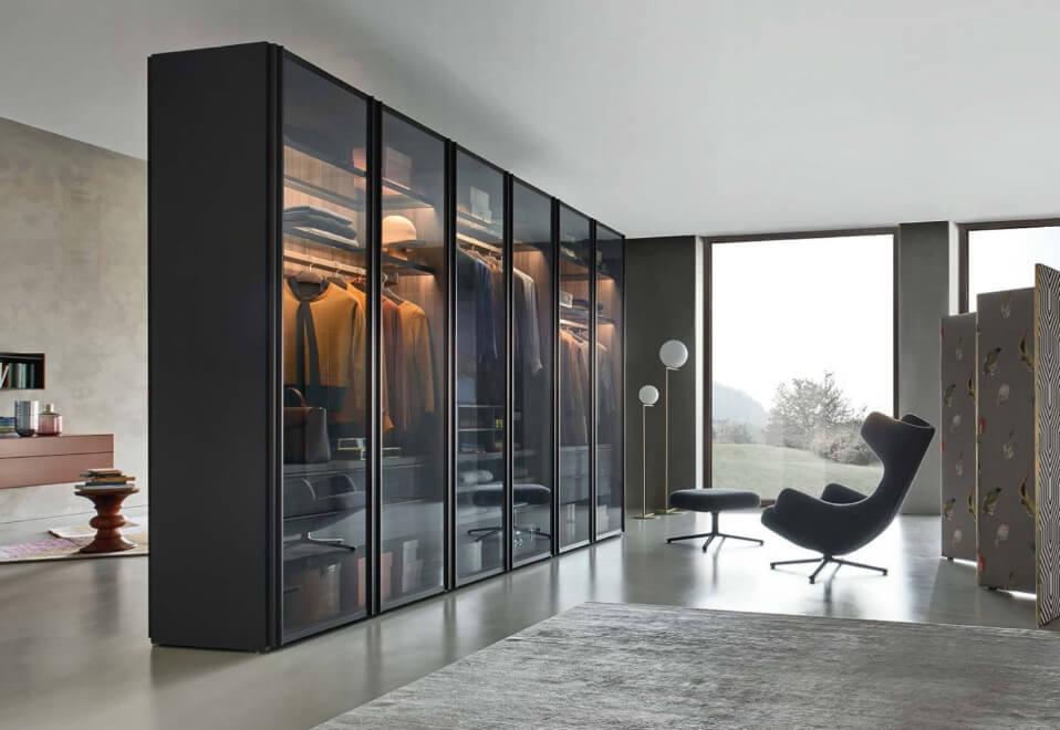 Fur coat cabinet